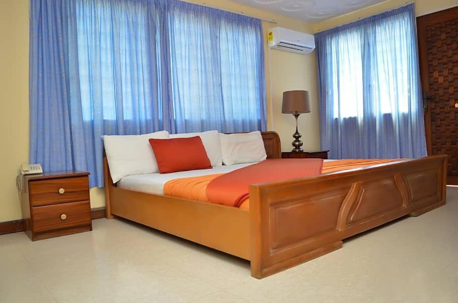 Hotel Loreto Cape Coast Exterior foto