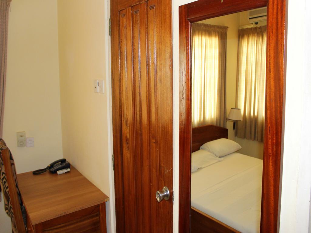 Hotel Loreto Cape Coast Exterior foto